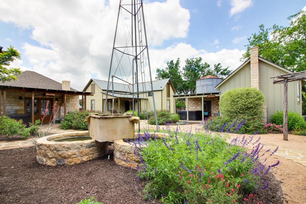 Wine Country Cottages On Main Fredericksburg Exteriér fotografie